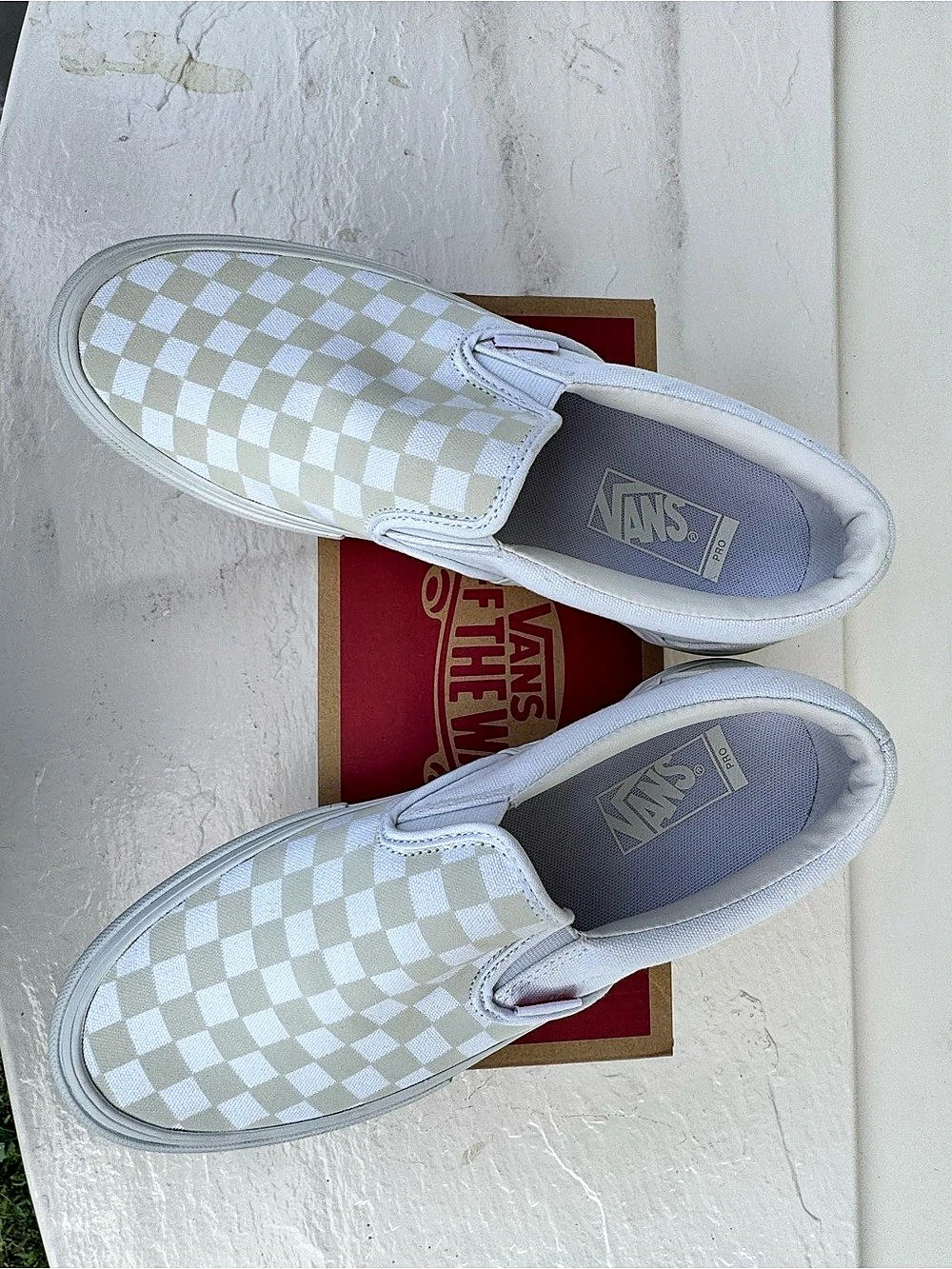 Vans Classic Slip-On Checkered Sneakers in White & Green US 7.0 Like New